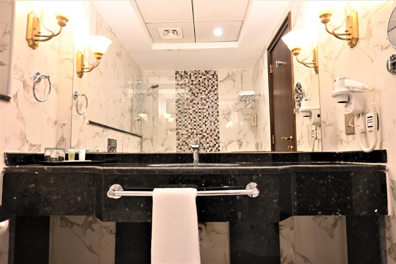Crystal Plaza Al Majaz Hotel Şarja Dış mekan fotoğraf