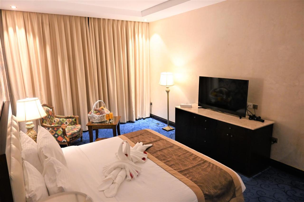 Crystal Plaza Al Majaz Hotel Şarja Dış mekan fotoğraf