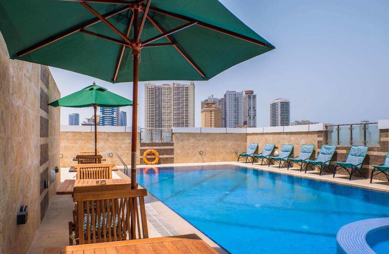 Crystal Plaza Al Majaz Hotel Şarja Dış mekan fotoğraf